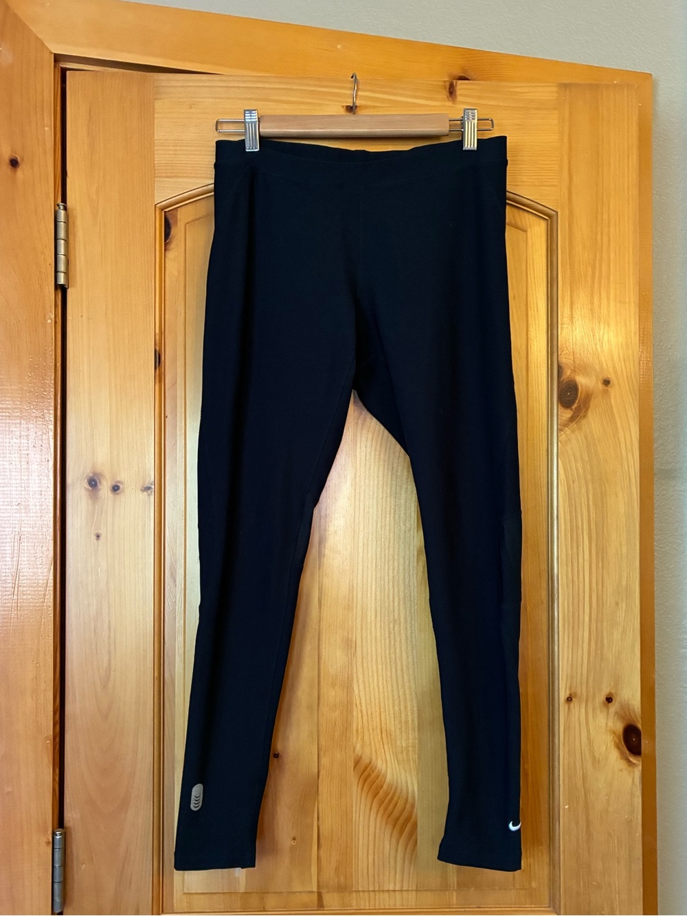 Nike Black Women's Athletic Leggings with Subtle Reflective Details